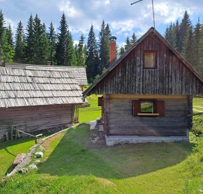 pastirska-hiska-pokljuka-kovacic