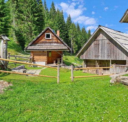 pastirska-hiska-pokljuka