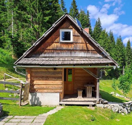 pastirska-koca-pokljuka-jelje